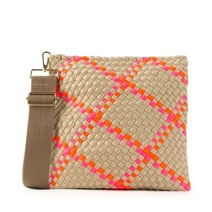 BRAND NWT PACKAGING HAUTE SHORE VAL BELIZE CONVERTIBLE CROSSBODY/CLUTCH